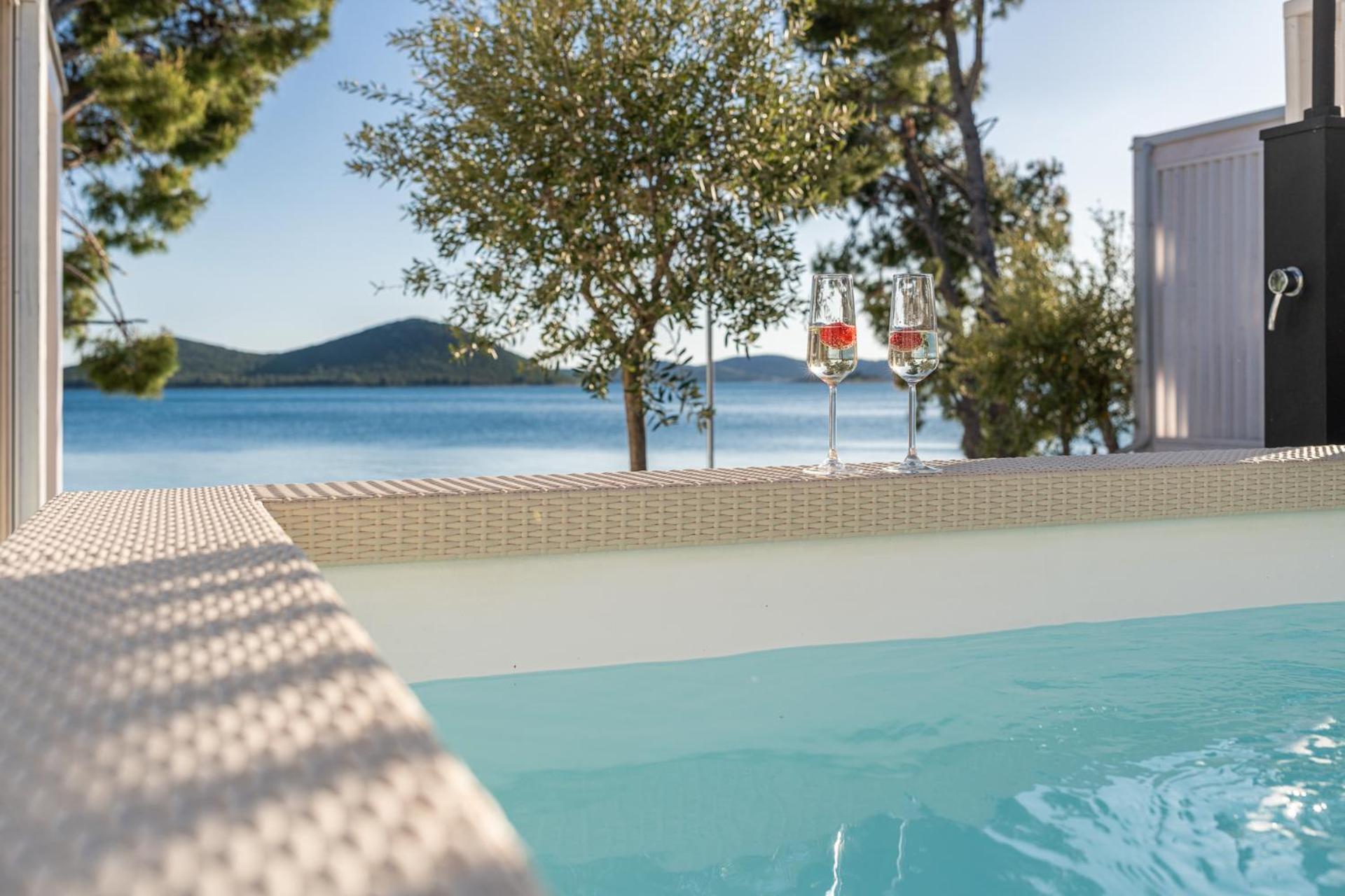 Oi Concept Village Buqez & Vita Drage Εξωτερικό φωτογραφία